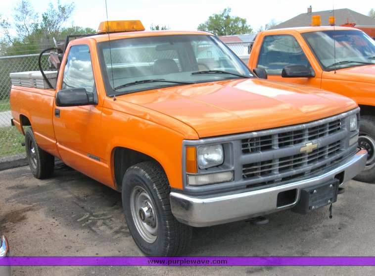 image for item 6486 1999 Chevrolet C2500 pickup