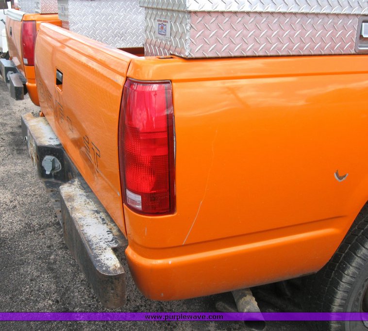 image for item 6486 1999 Chevrolet C2500 pickup