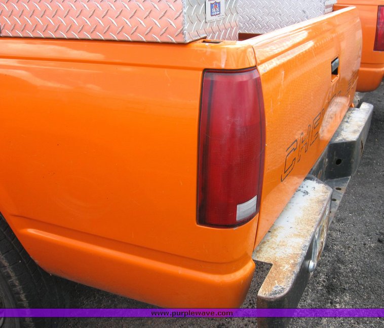 image for item 6486 1999 Chevrolet C2500 pickup