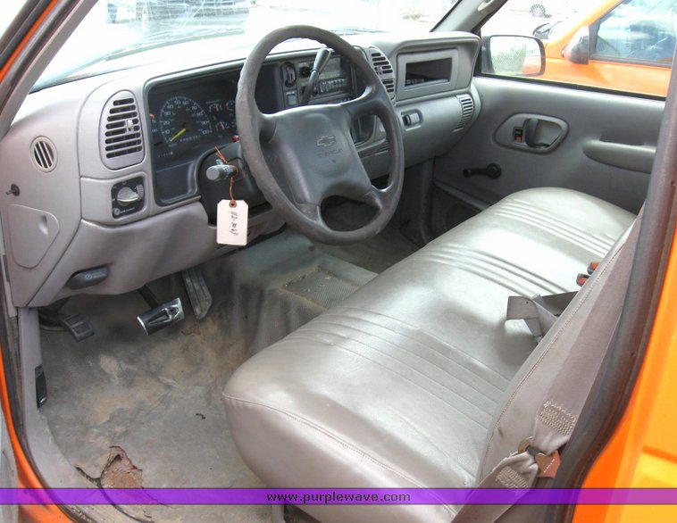 image for item 6486 1999 Chevrolet C2500 pickup