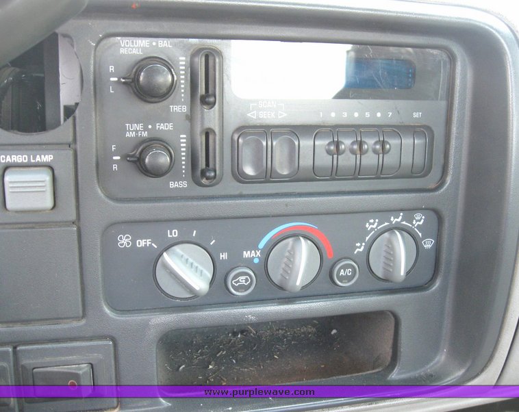 image for item 6486 1999 Chevrolet C2500 pickup