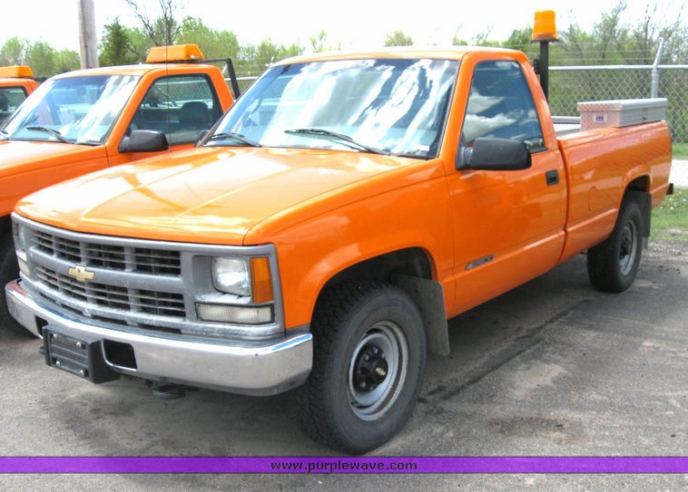 image for item 6487 1999 Chevrolet C2500 pickup