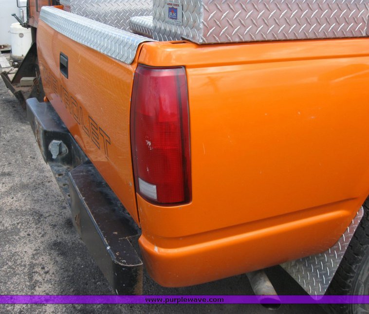 image for item 6487 1999 Chevrolet C2500 pickup