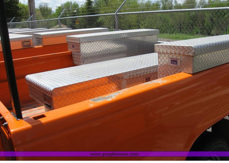 image for item 6487 1999 Chevrolet C2500 pickup