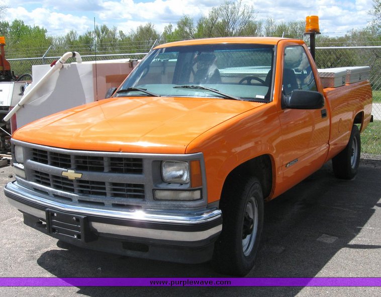 image for item 6490 1999 Chevrolet C2500 pickup