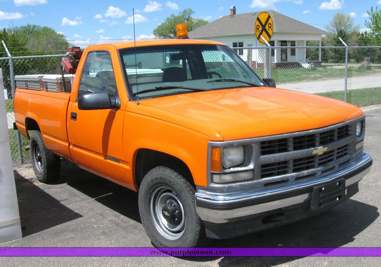 image for item 6490 1999 Chevrolet C2500 pickup