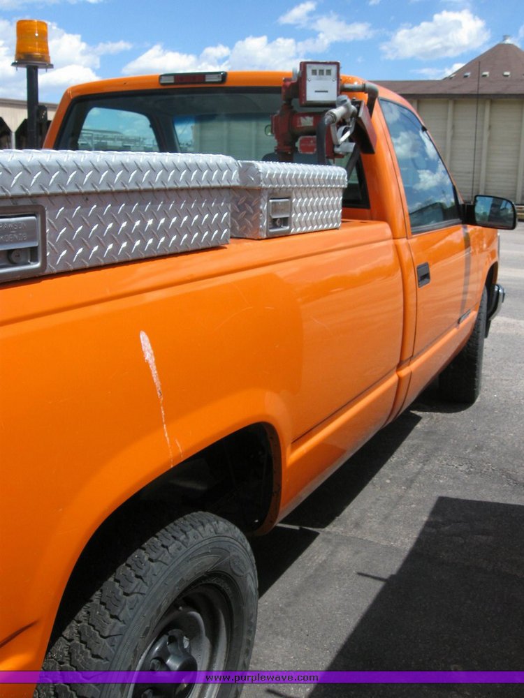 image for item 6490 1999 Chevrolet C2500 pickup