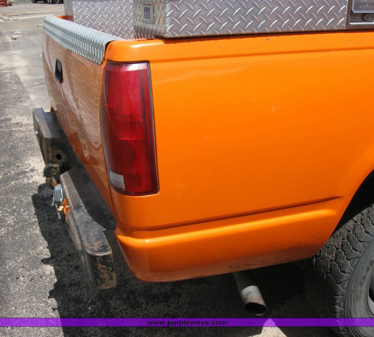 image for item 6490 1999 Chevrolet C2500 pickup