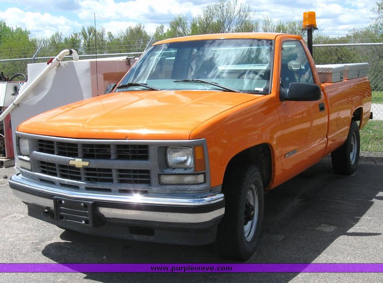 image for item 6490 1999 Chevrolet C2500 pickup