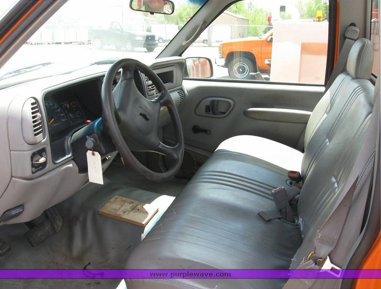 image for item 6490 1999 Chevrolet C2500 pickup