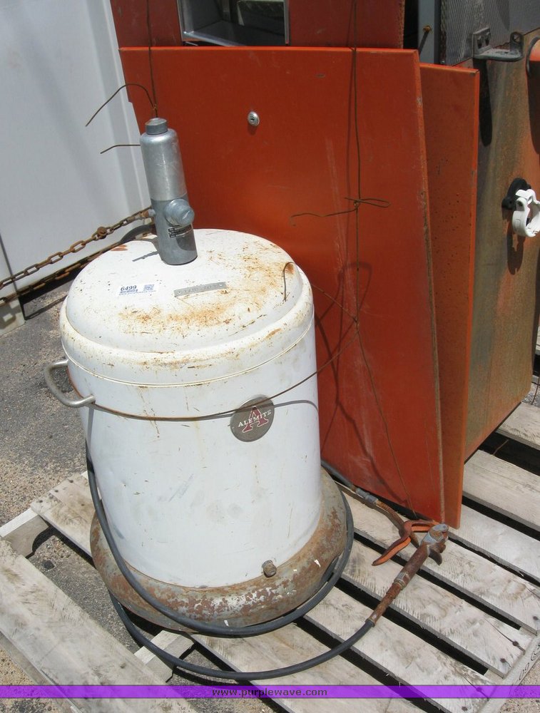 image for item 6499 Alemite 15 gallon grease dispenser