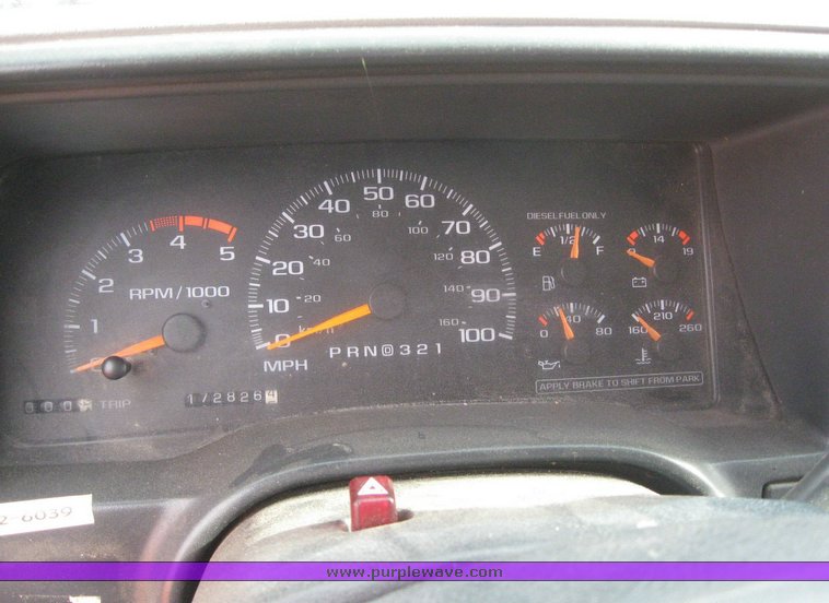 image for item 6540 2000 Chevrolet C3500 crew cab pickup with Omaha 8' service bed