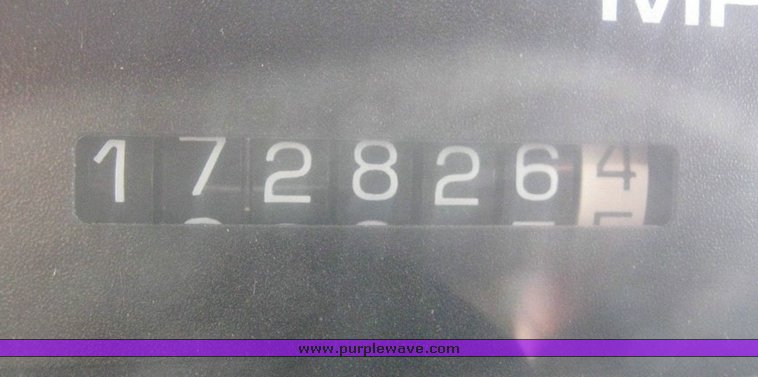 image for item 6540 2000 Chevrolet C3500 crew cab pickup with Omaha 8' service bed