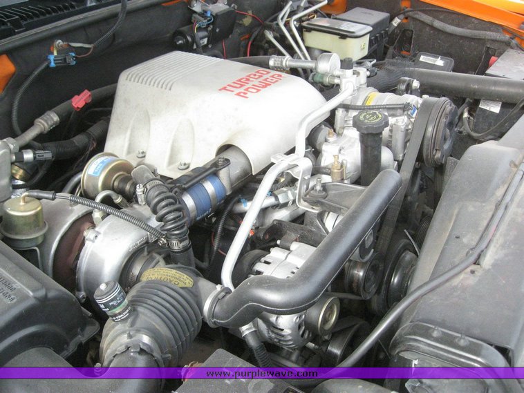 image for item 6540 2000 Chevrolet C3500 crew cab pickup with Omaha 8' service bed