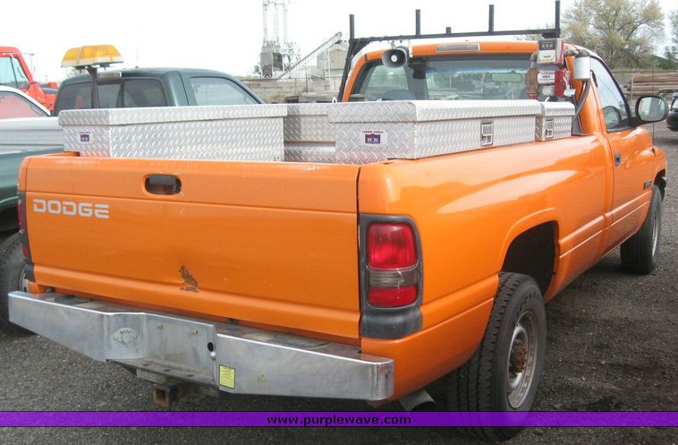 image for item 6541 2001 Dodge Ram 2500 pickup