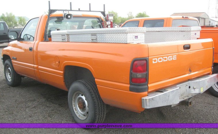 image for item 6541 2001 Dodge Ram 2500 pickup