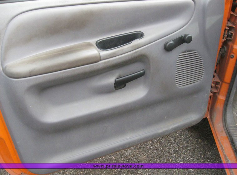 image for item 6541 2001 Dodge Ram 2500 pickup