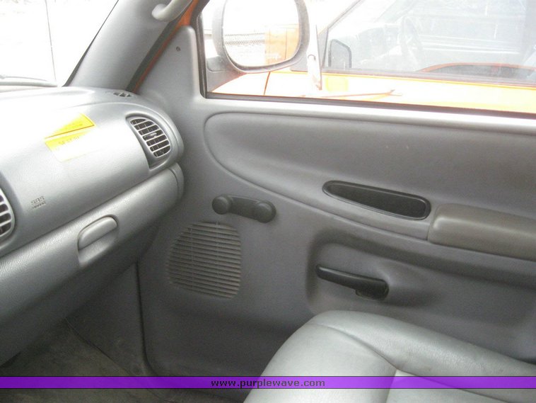 image for item 6541 2001 Dodge Ram 2500 pickup