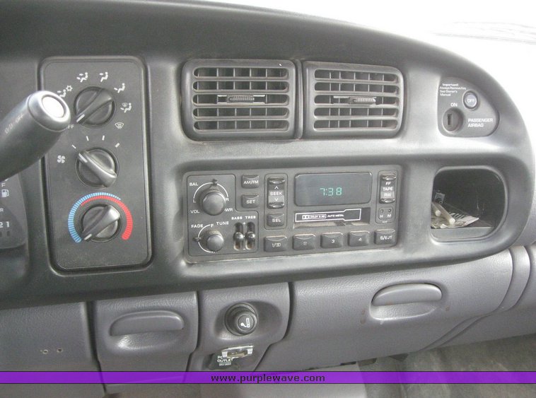 image for item 6541 2001 Dodge Ram 2500 pickup