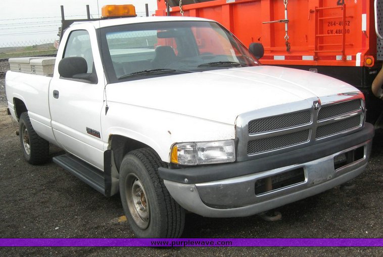 image for item 6542 2001 Dodge Ram 2500 pickup