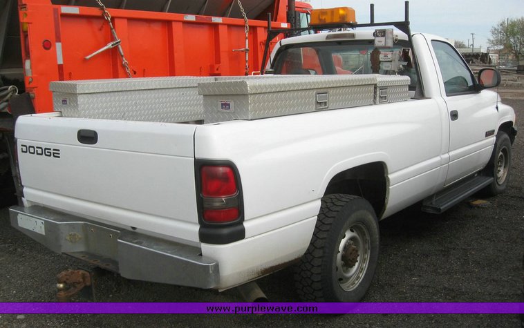 image for item 6542 2001 Dodge Ram 2500 pickup