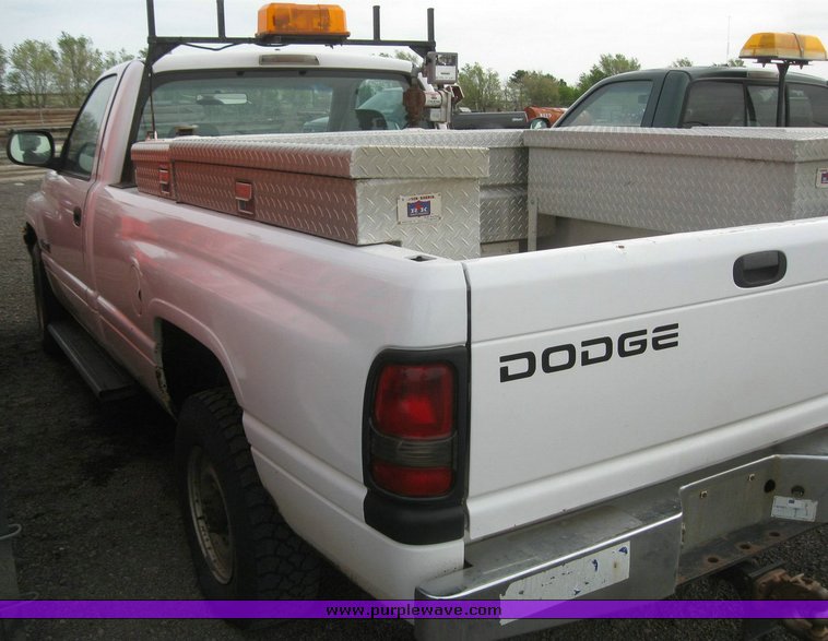 image for item 6542 2001 Dodge Ram 2500 pickup