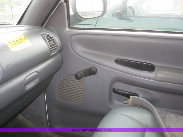 image for item 6542 2001 Dodge Ram 2500 pickup