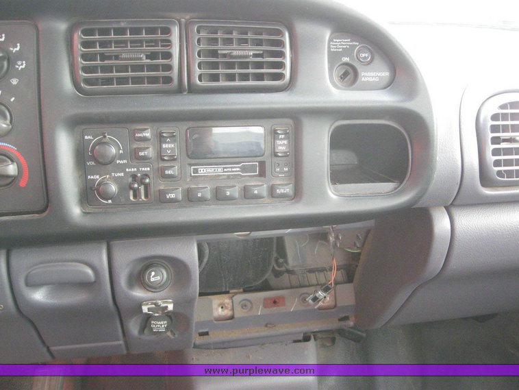 image for item 6542 2001 Dodge Ram 2500 pickup