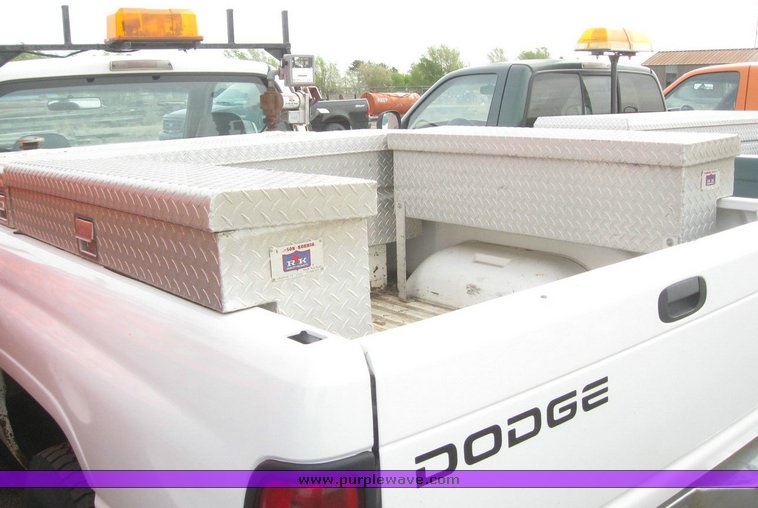 image for item 6542 2001 Dodge Ram 2500 pickup