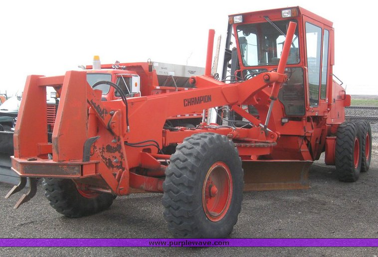 image for item 6543 1995 Champion 710A motor grader