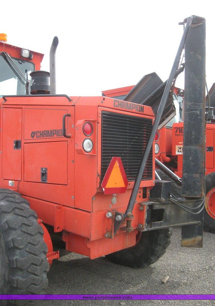 image for item 6544 1995 Champion 710A motor grader