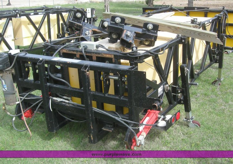 image for item 6546 1999 American 100K truck mounted attenuator