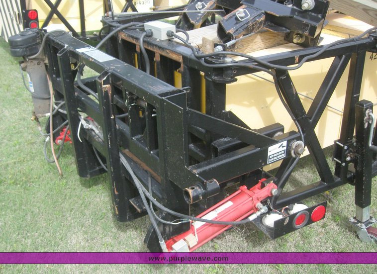 image for item 6546 1999 American 100K truck mounted attenuator