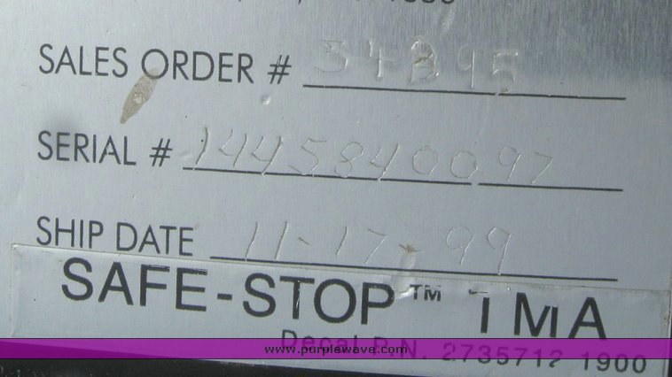 image for item 6546 1999 American 100K truck mounted attenuator