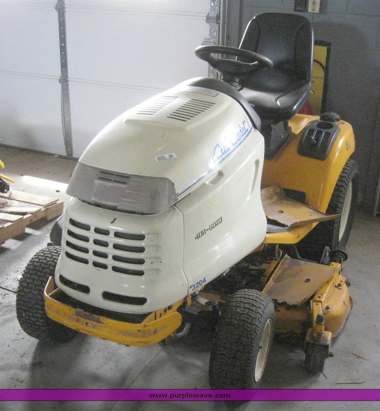 image for item 6554 2003 Cub Cadet 3204 riding mower