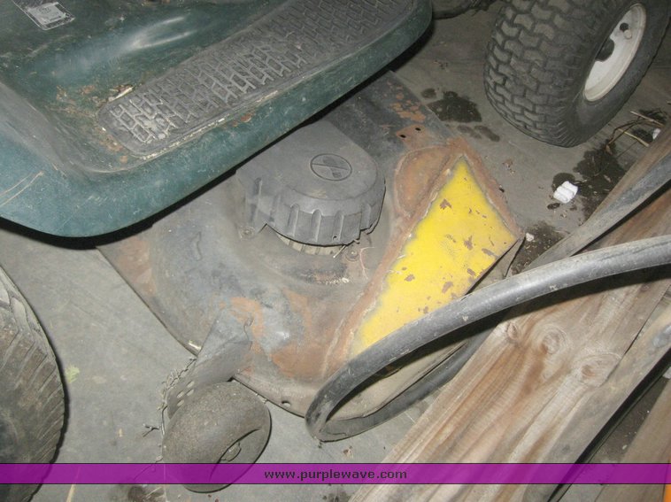 image for item 6555 1999 Sears 917-272140 riding mower