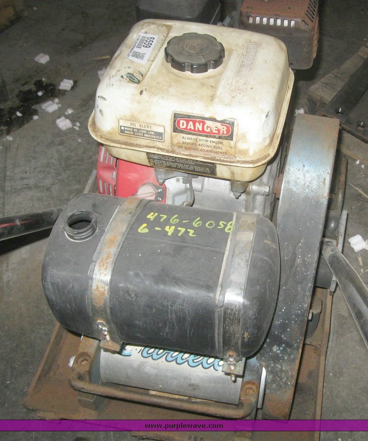 image for item 6559 1998 Bartel B1811H vibratory plate compactor