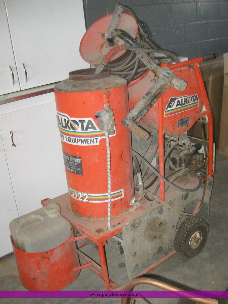 image for item 6560 2001 Alkota portable pressure washer