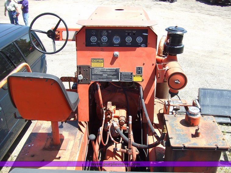 image for item 7076 1985 Ferguson SP912 pneumatic roller