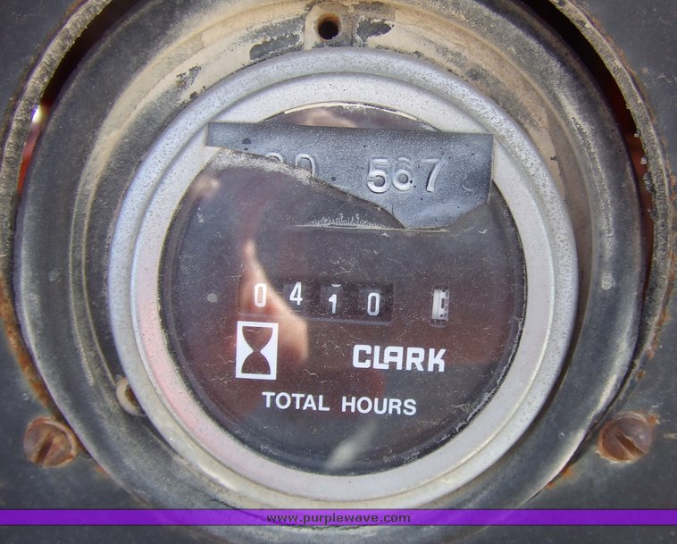 image for item 7076 1985 Ferguson SP912 pneumatic roller