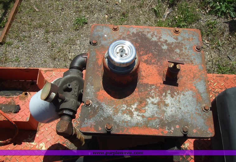 image for item 7076 1985 Ferguson SP912 pneumatic roller