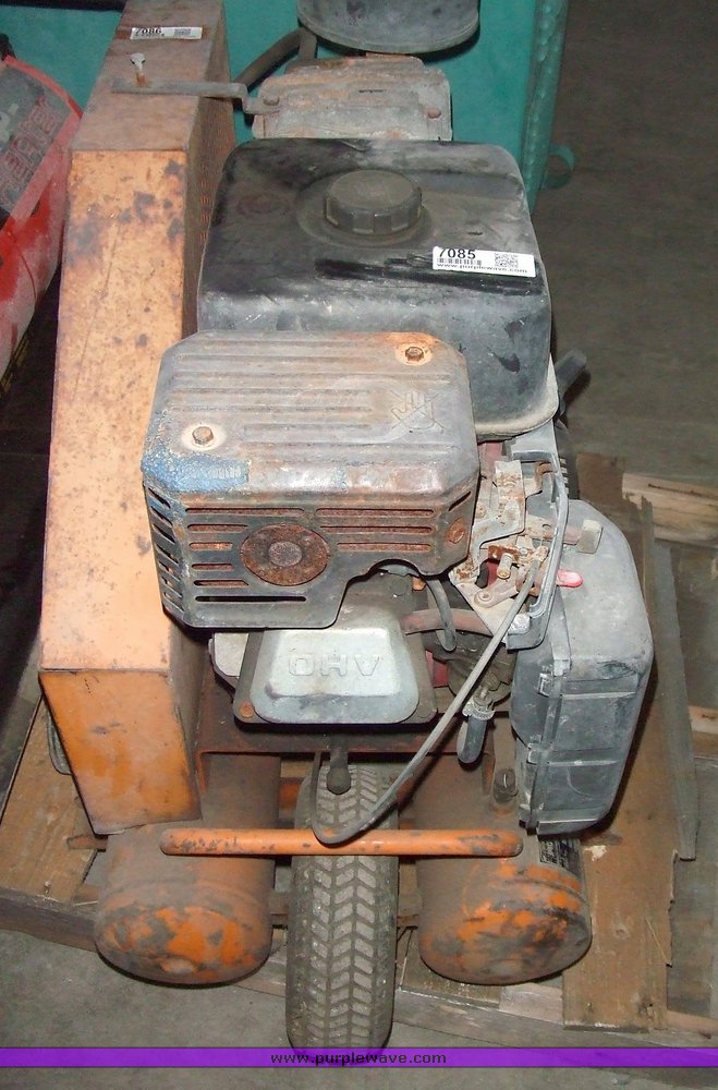 image for item 7085 1994 American portable air compressor