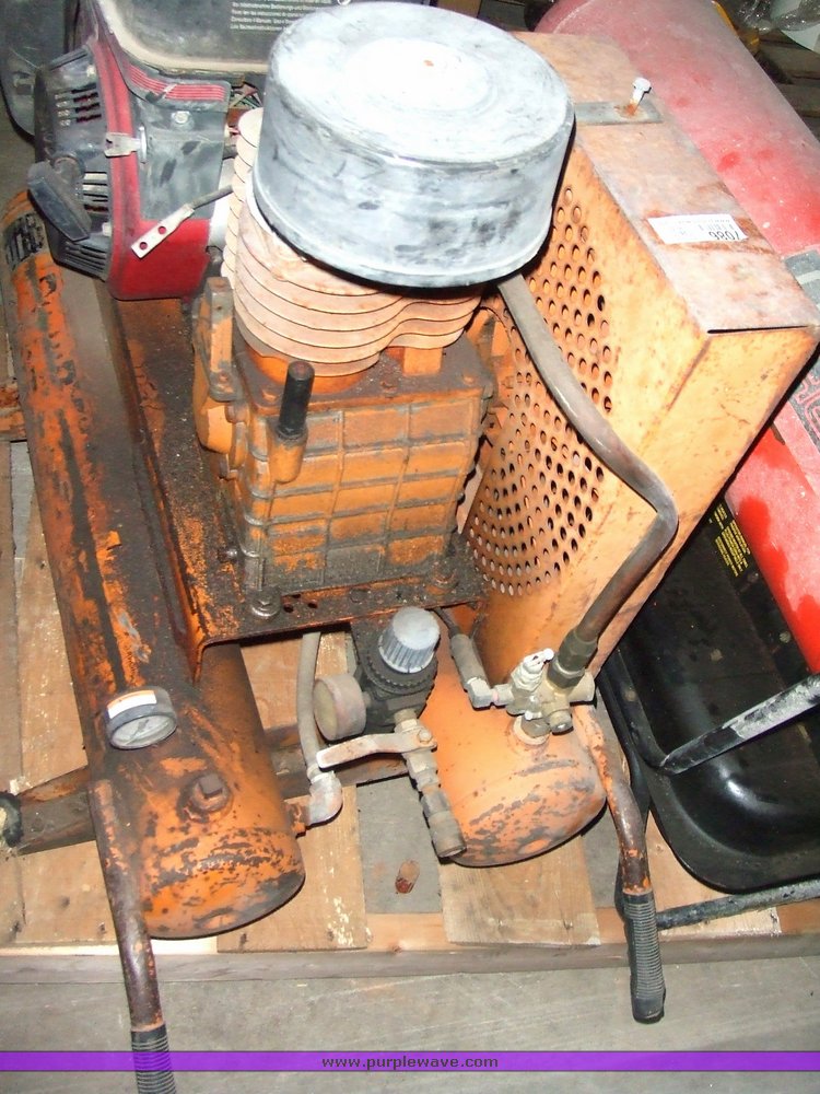 image for item 7085 1994 American portable air compressor