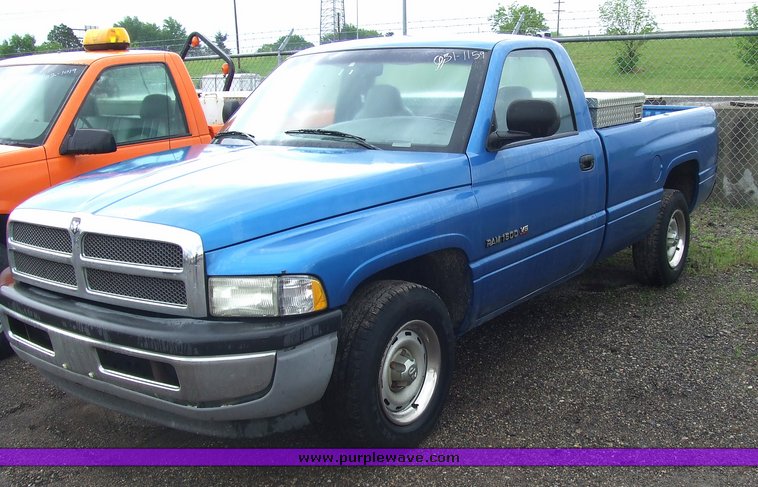 image for item 7091 1999 Dodge Ram 1500 pickup