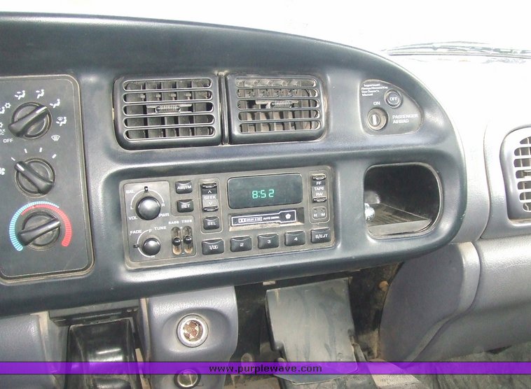 image for item 7091 1999 Dodge Ram 1500 pickup