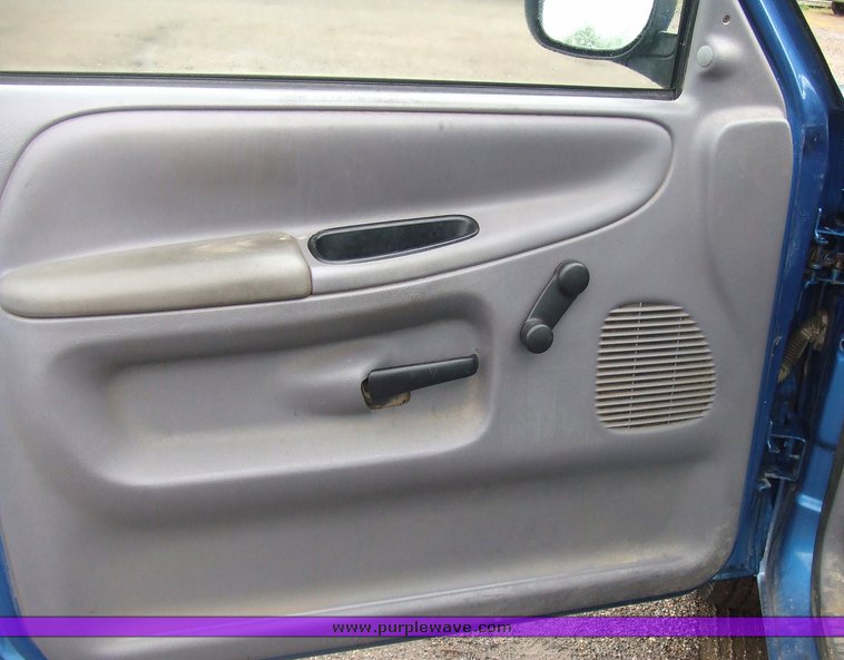 image for item 7091 1999 Dodge Ram 1500 pickup