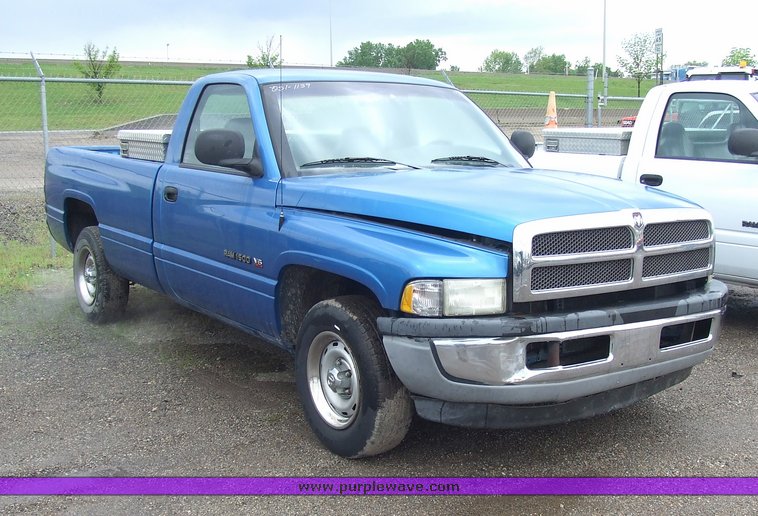 image for item 7092 1999 Dodge Ram 1500 pickup