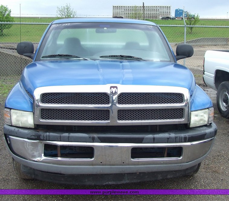 image for item 7092 1999 Dodge Ram 1500 pickup