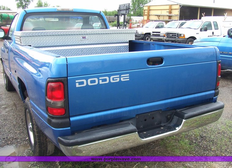 image for item 7092 1999 Dodge Ram 1500 pickup