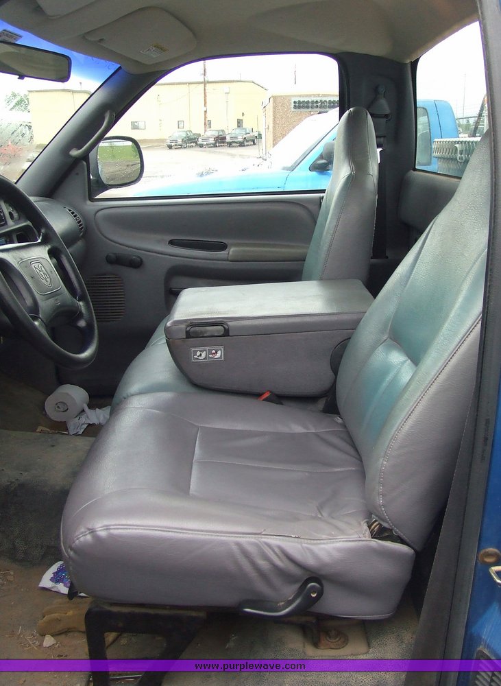 image for item 7092 1999 Dodge Ram 1500 pickup